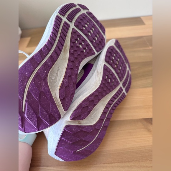 Light Pink Nike Pegasus - Picture 3 of 6